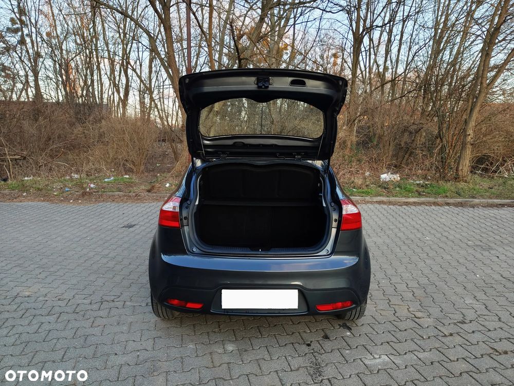 Kia Rio - 23