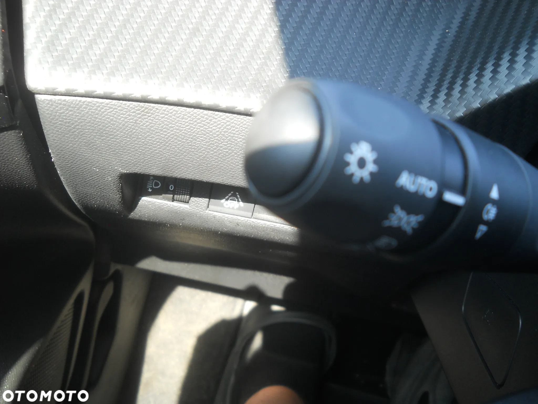 Peugeot 208 1.5 BlueHDi Allure Pack S&S - 13