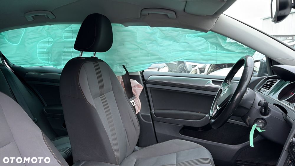 Volkswagen Golf - 14