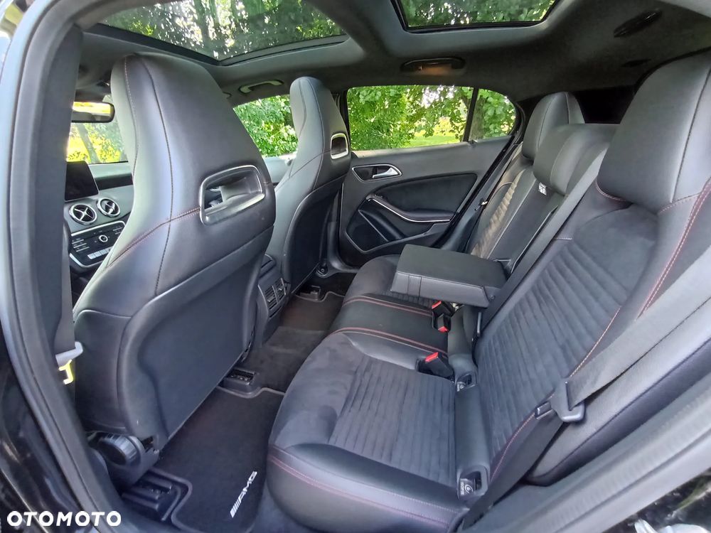 Mercedes-Benz GLA - 25