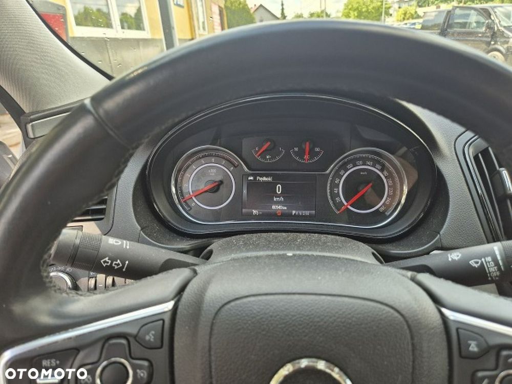 Opel Insignia - 18