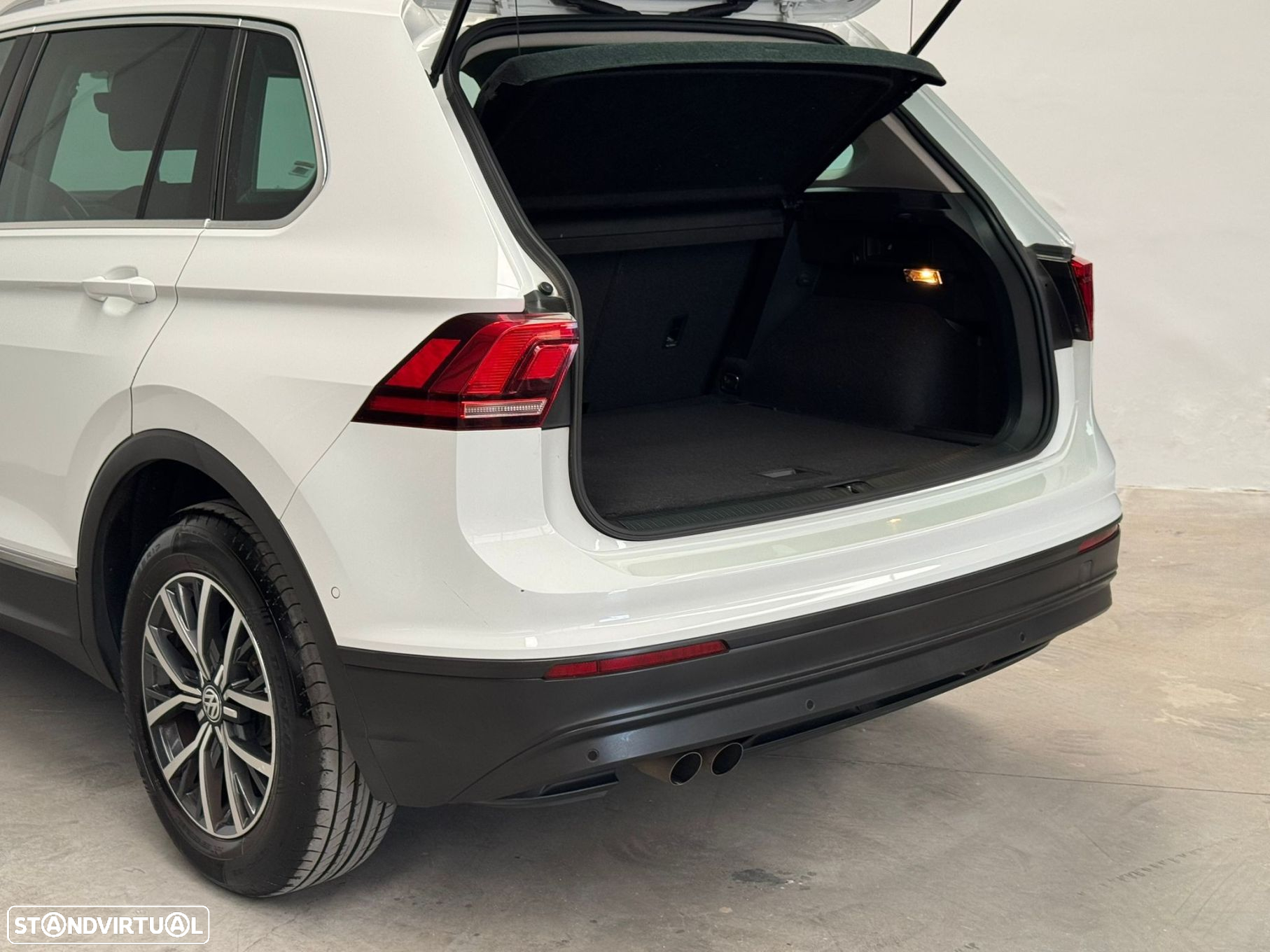 VW Tiguan 1.6 TDI Trendline - 17