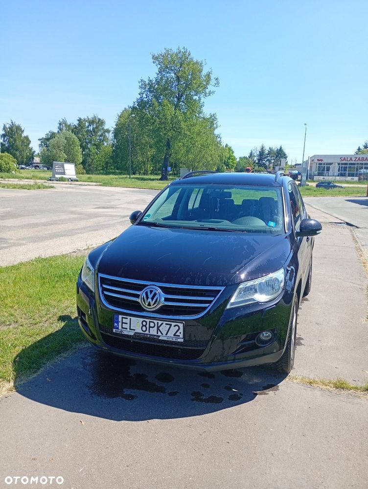 Volkswagen Tiguan - 1