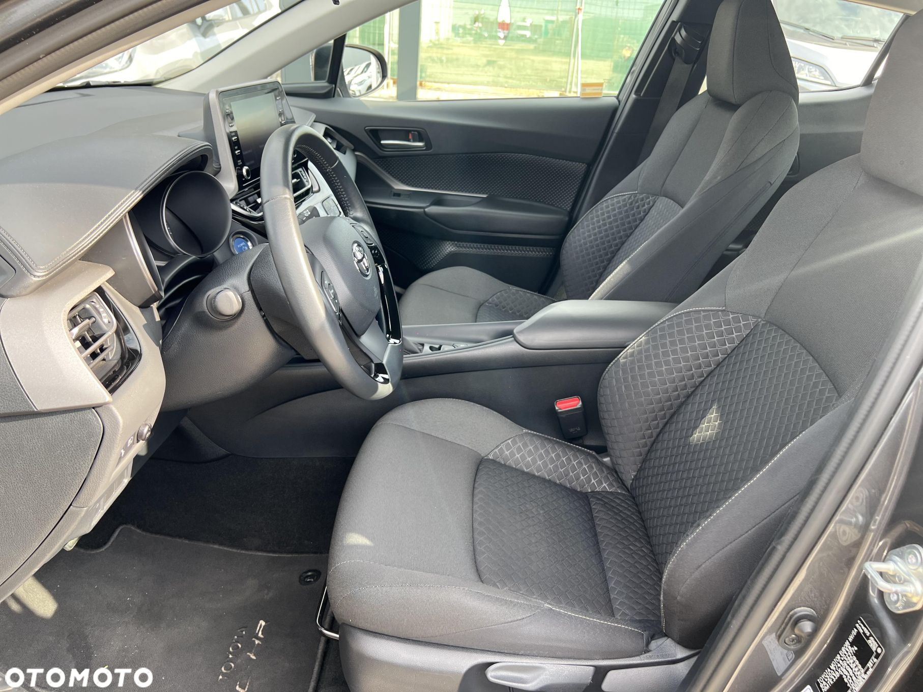 Toyota C-HR - 16