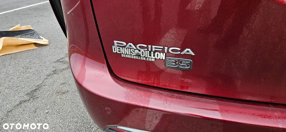 Chrysler Pacifica - 25
