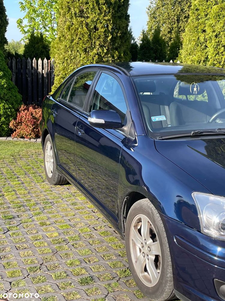 Toyota Avensis 2.0 D-4D Luna - 2