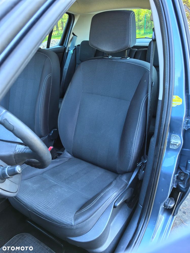 Renault Clio 1.2 16V Authentique - 13