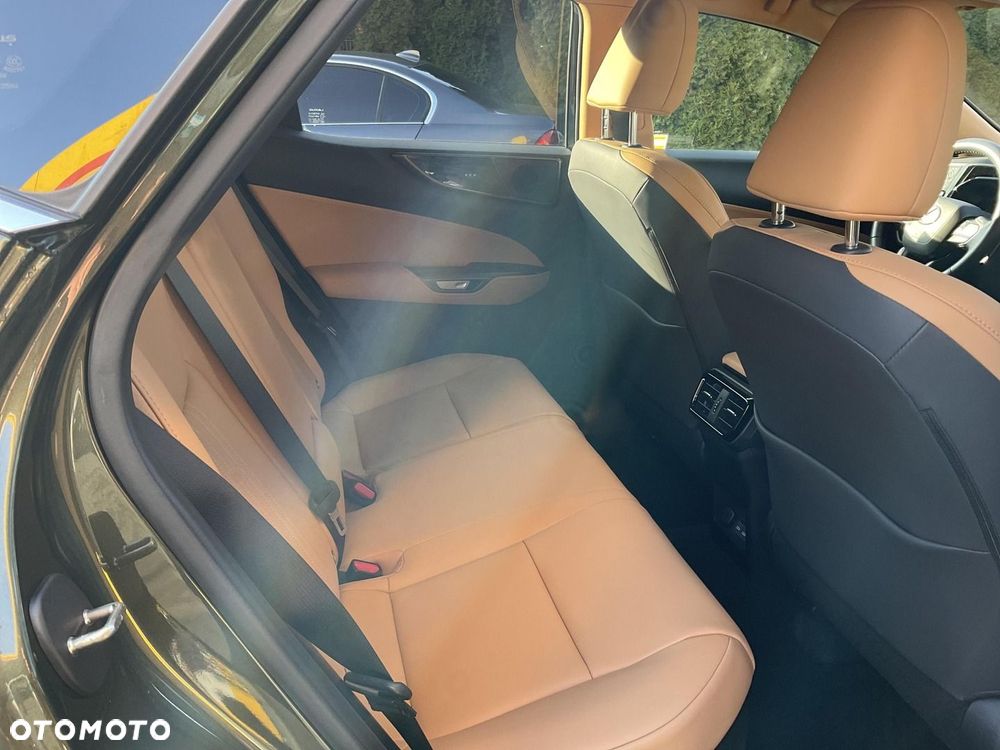 Lexus NX 350h Prestige AWD - 22