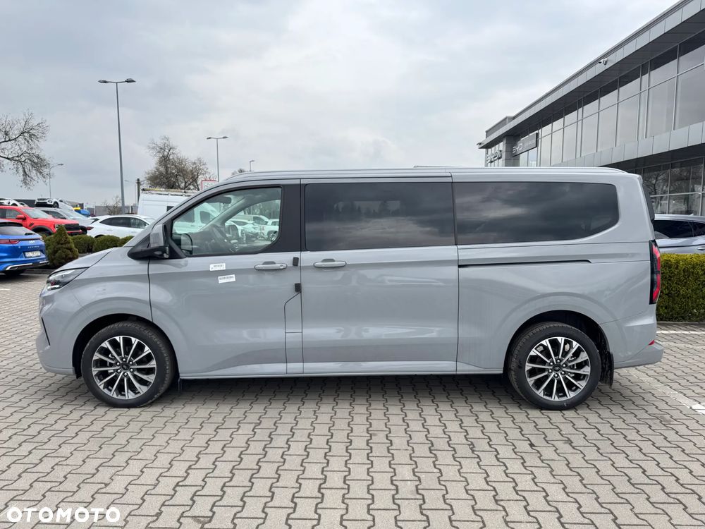 Ford Tourneo Custom - 8