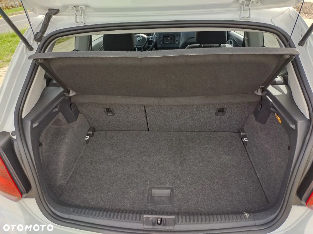 Volkswagen Polo 1.4 TDI (Blue Motion Technology) Comfortline - 11