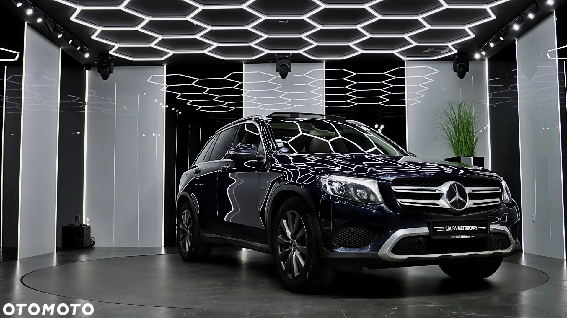 Mercedes-Benz GLC 300 4Matic 9G-TRONIC Avantgarde Advanced - 12