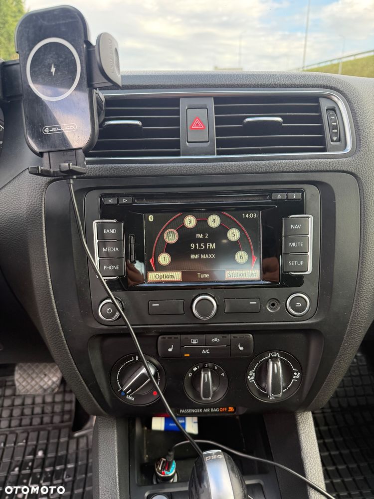 Volkswagen Jetta - 10