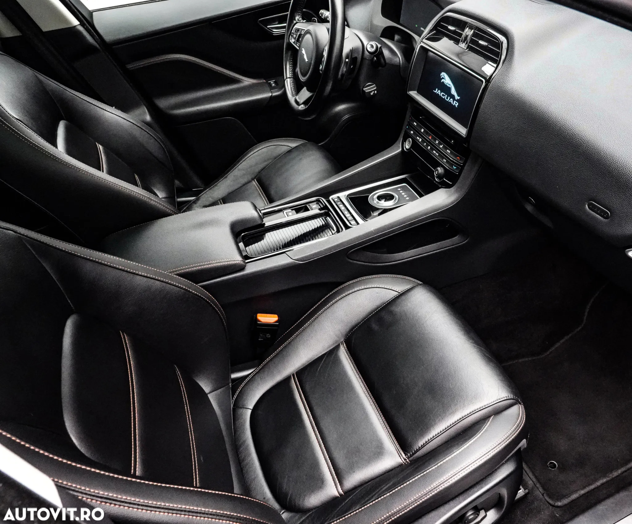 Jaguar F-Pace 20d AWD Prestige - 13