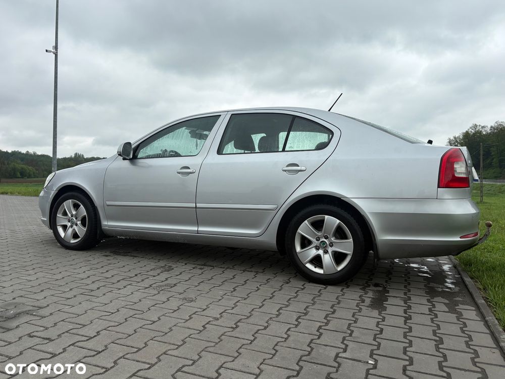 Skoda Octavia 1.6 TDI Ambiente DSG - 5