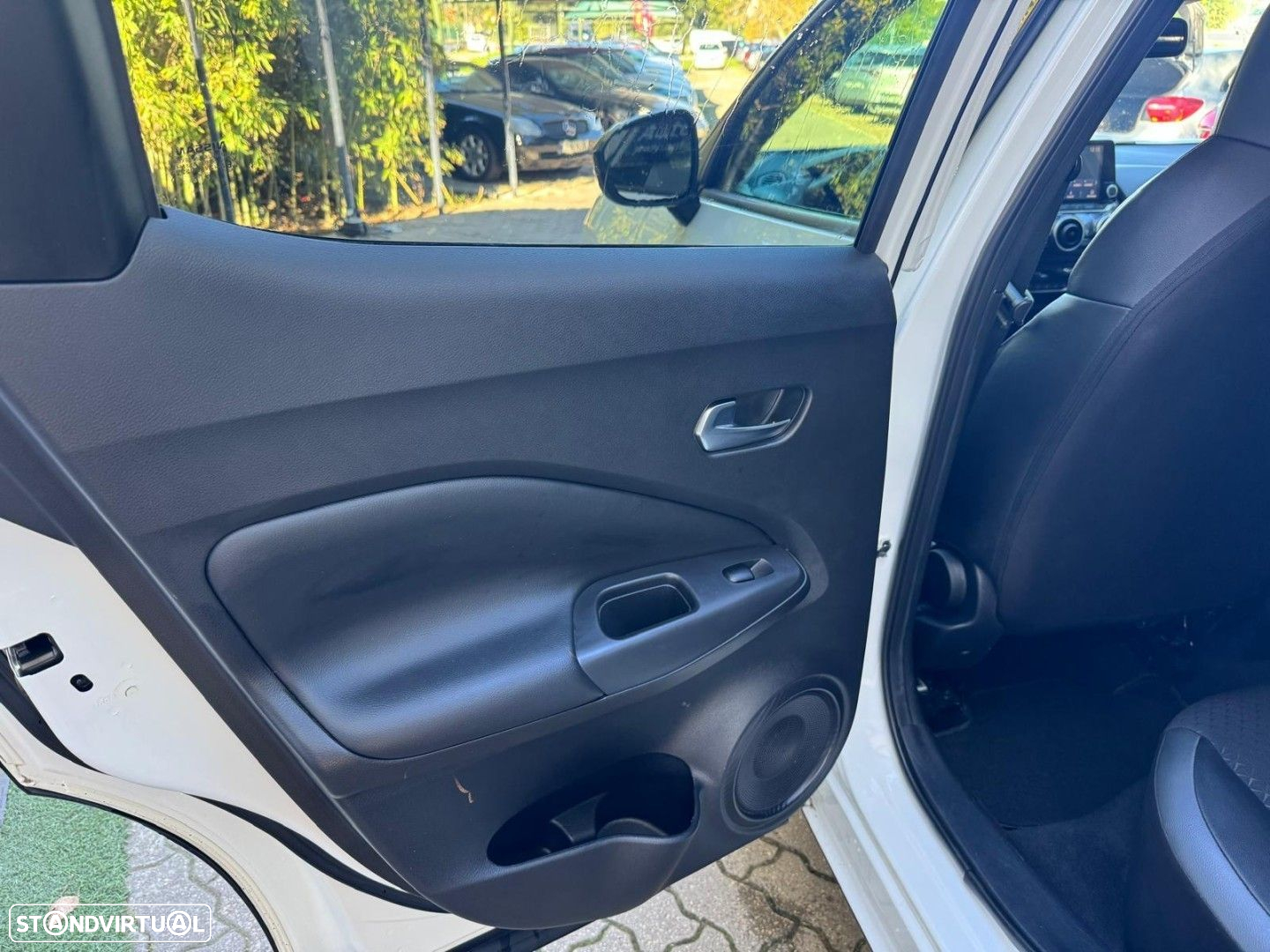 Nissan Juke 1.0 DIG-T N-Connecta - 9