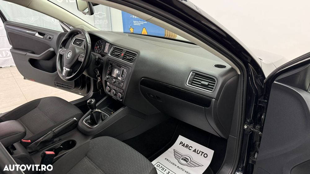 Volkswagen Jetta 1.2 TSI Comfortline - 8