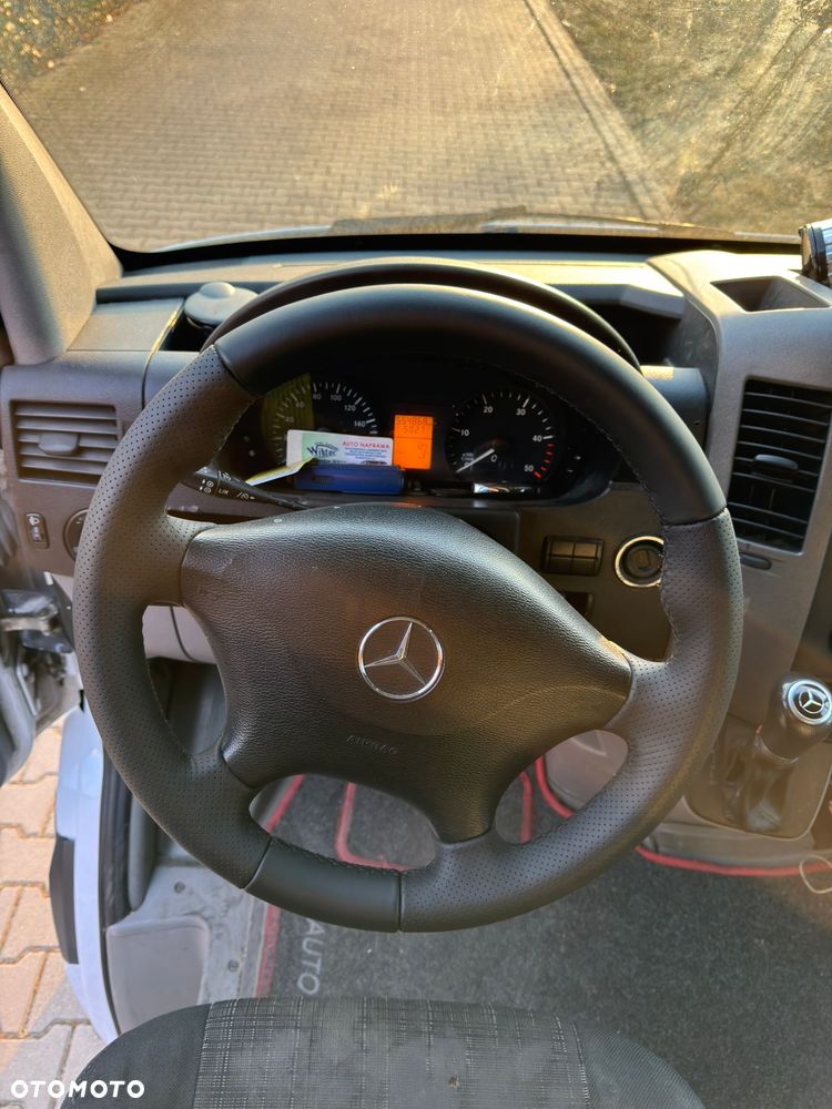 Mercedes-Benz Sprinter 319 - 12