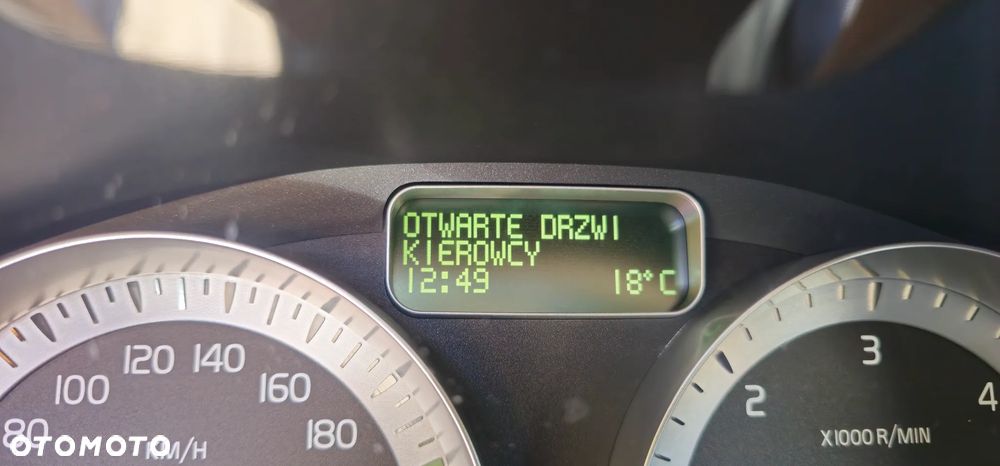 Volvo C70 D3 Momentum - 8