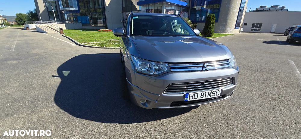 Mitsubishi Outlander - 33