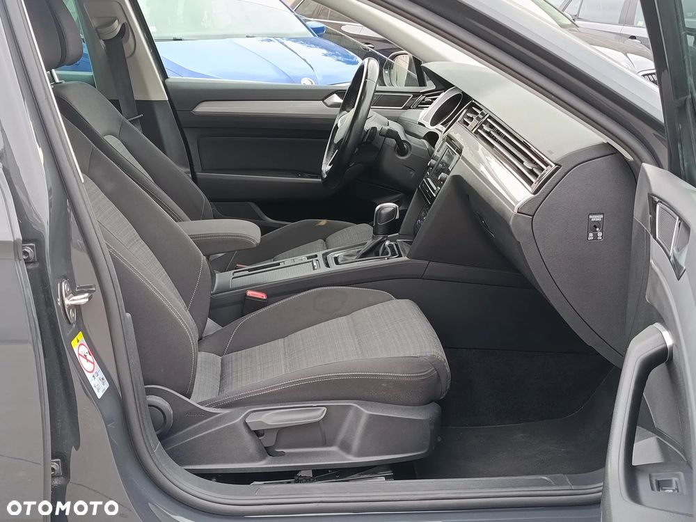 Volkswagen Passat 2.0 TDI EVO Elegance DSG - 10