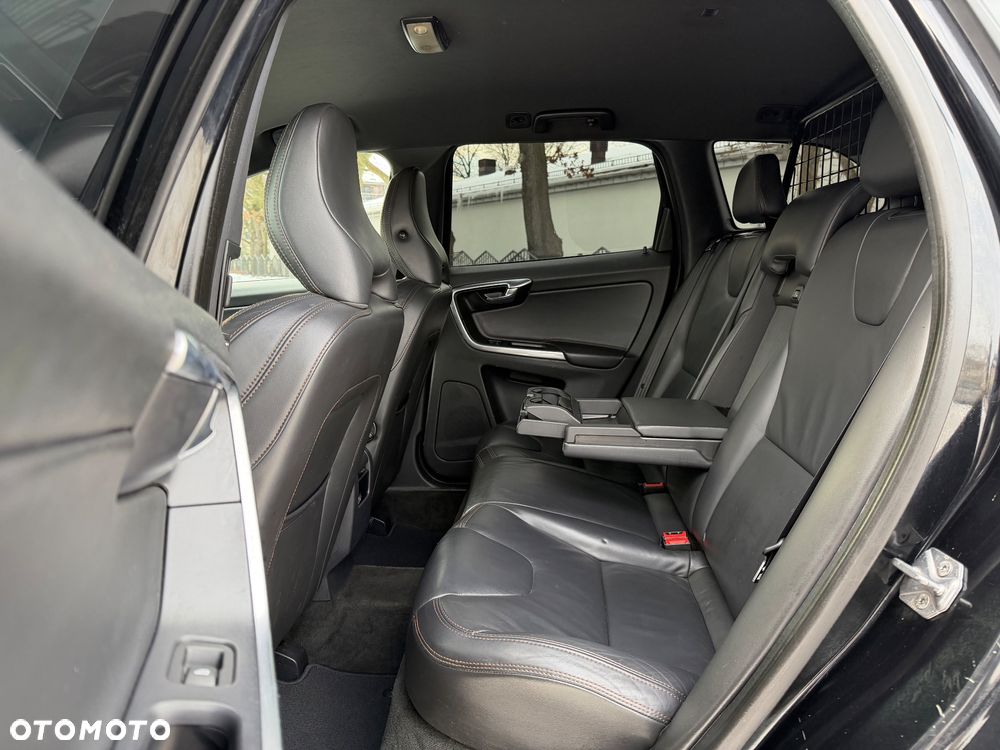 Volvo XC 60 D5 AWD Summum - 13