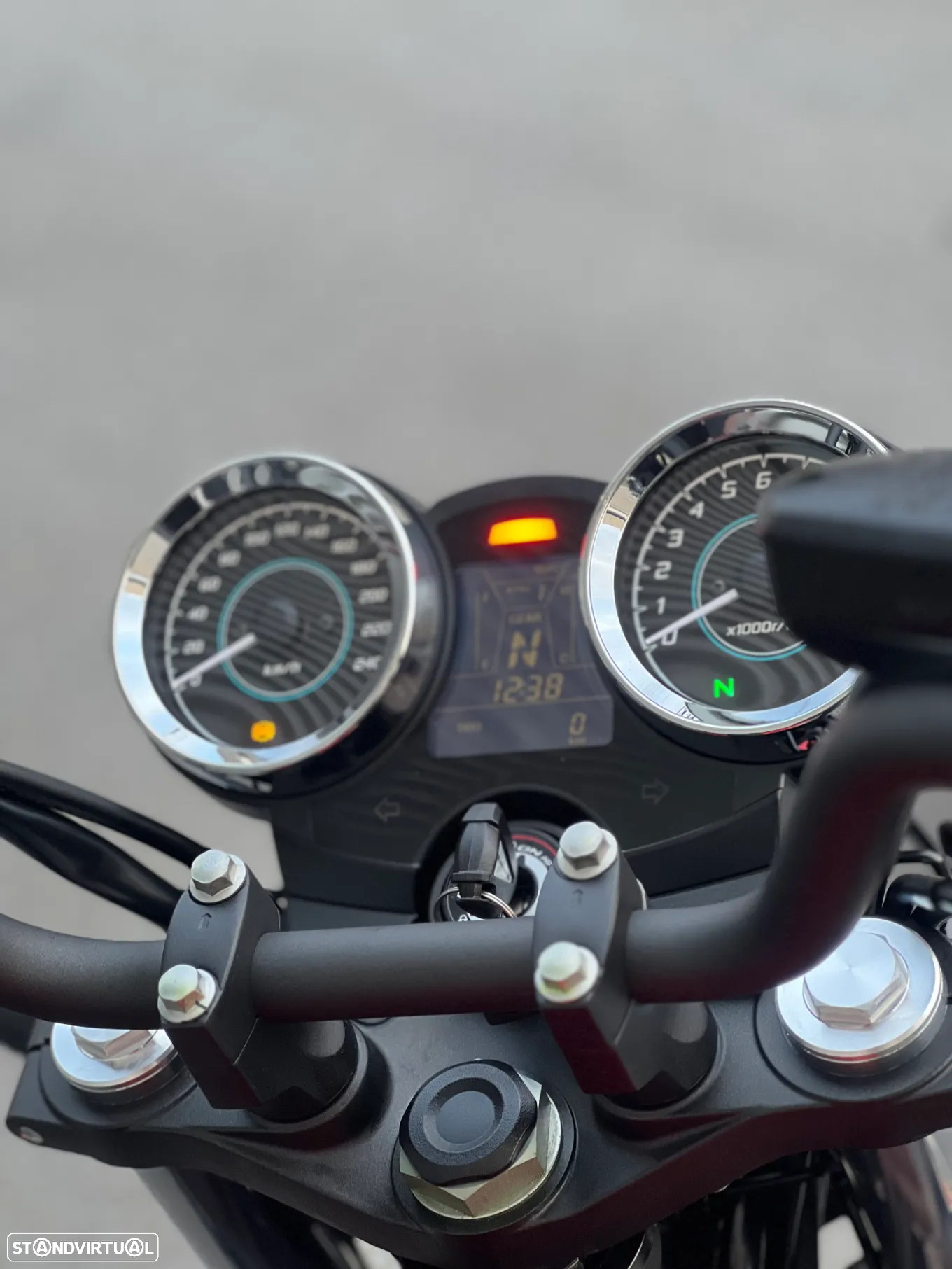 Kawasaki Z Z650RS - 4