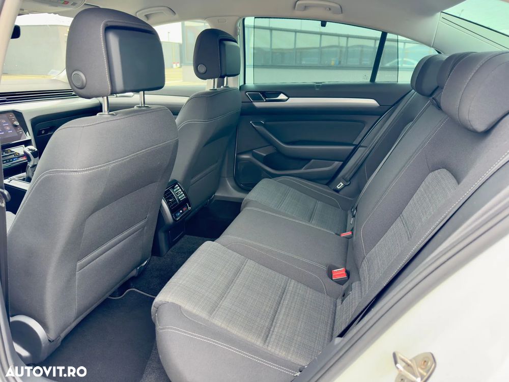 Volkswagen Passat - 21