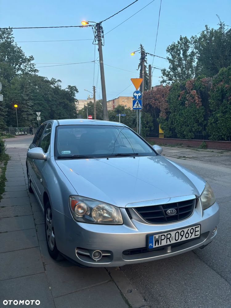 Kia Cerato 1.6 LX / Family - 2
