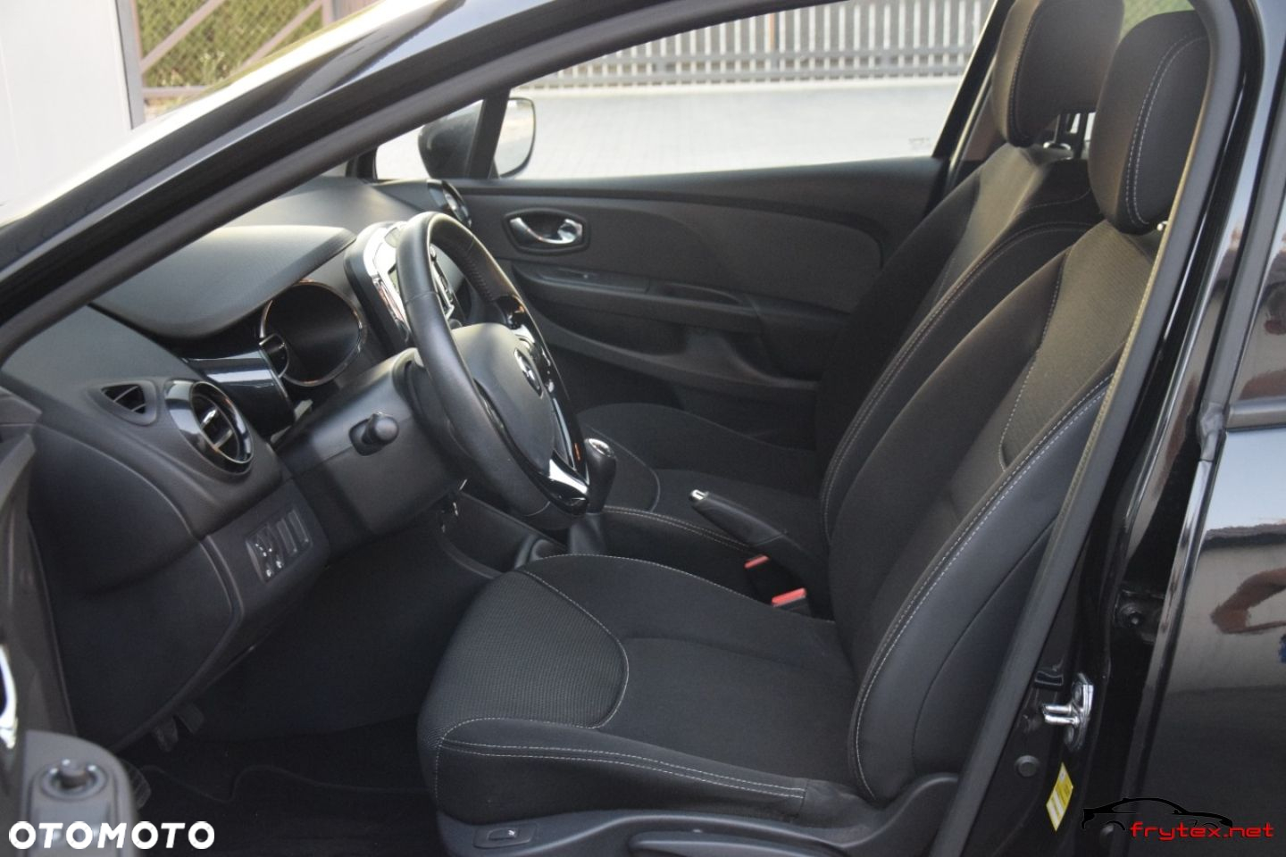 Renault Clio - 17