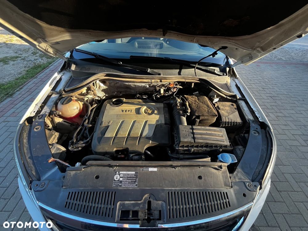 Volkswagen Tiguan - 1