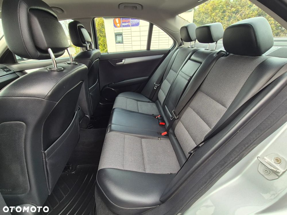 Mercedes-Benz Klasa C 220 CDI Avantgarde - 26