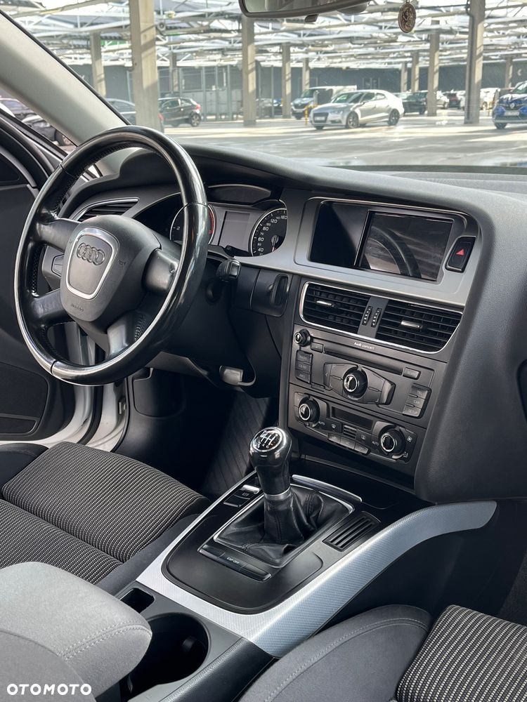 Audi A4 Limousine - 16