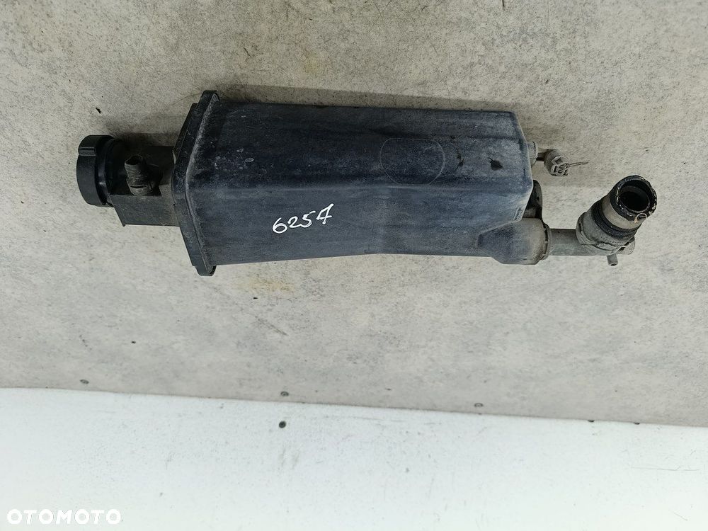 ZBIORNICZEK WYRÓWNAWCZY BMW 3 E46 3142230001  MEYLE 1.9 8V - 3