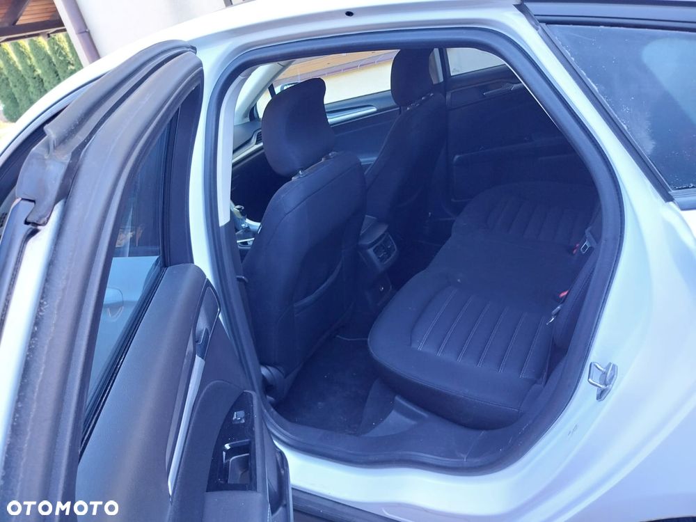 Ford Mondeo - 22