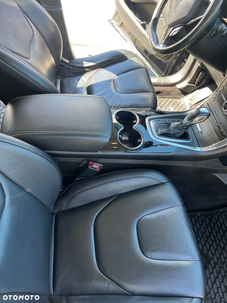 Ford Edge - 18