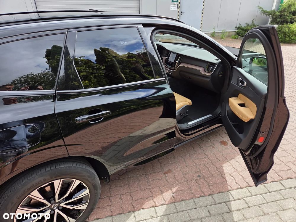Volvo XC 60 B5 B AWD Plus Dark - 13
