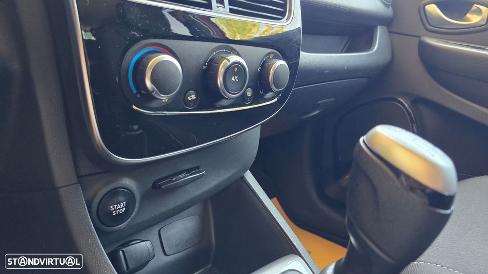 Renault Clio Sport Tourer 1.5 dCi Limited - 17