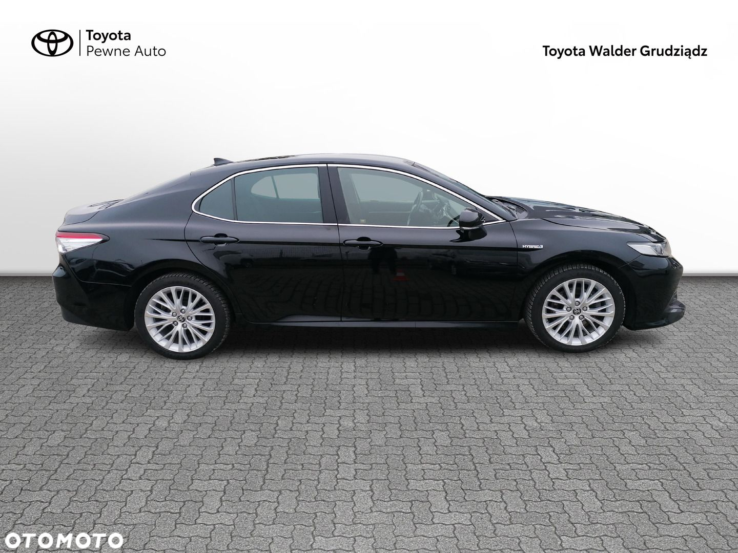 Toyota Camry - 5