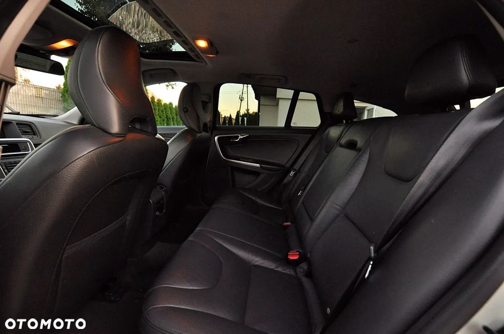 Volvo V60 D4 Geartronic Summum - 20