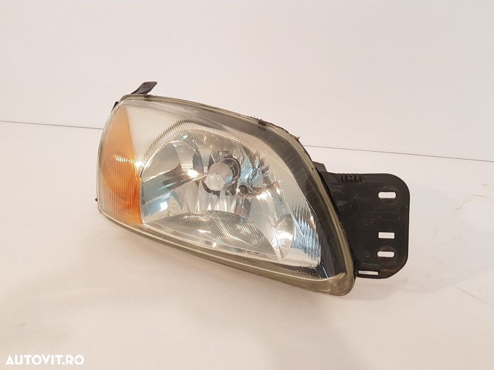 Far dreapta Ford Fiesta dupa 1997 - 3