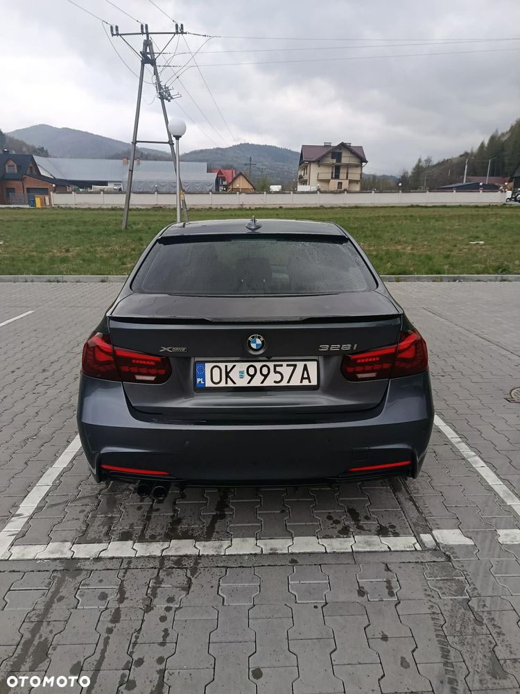 BMW Seria 3 328i - 8