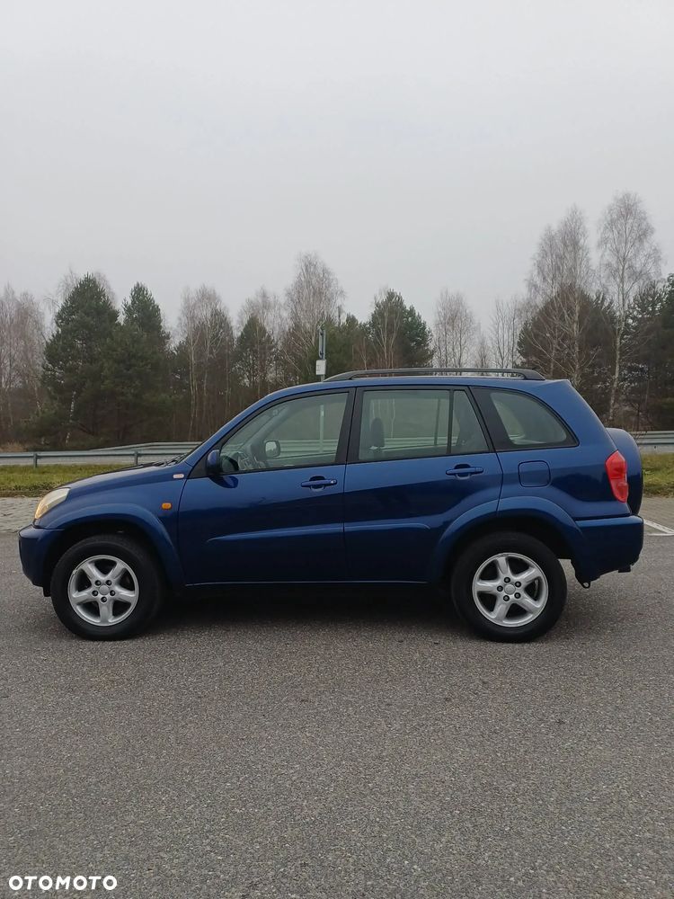 Toyota RAV4 2.0 VVT-i 4x4 - 11