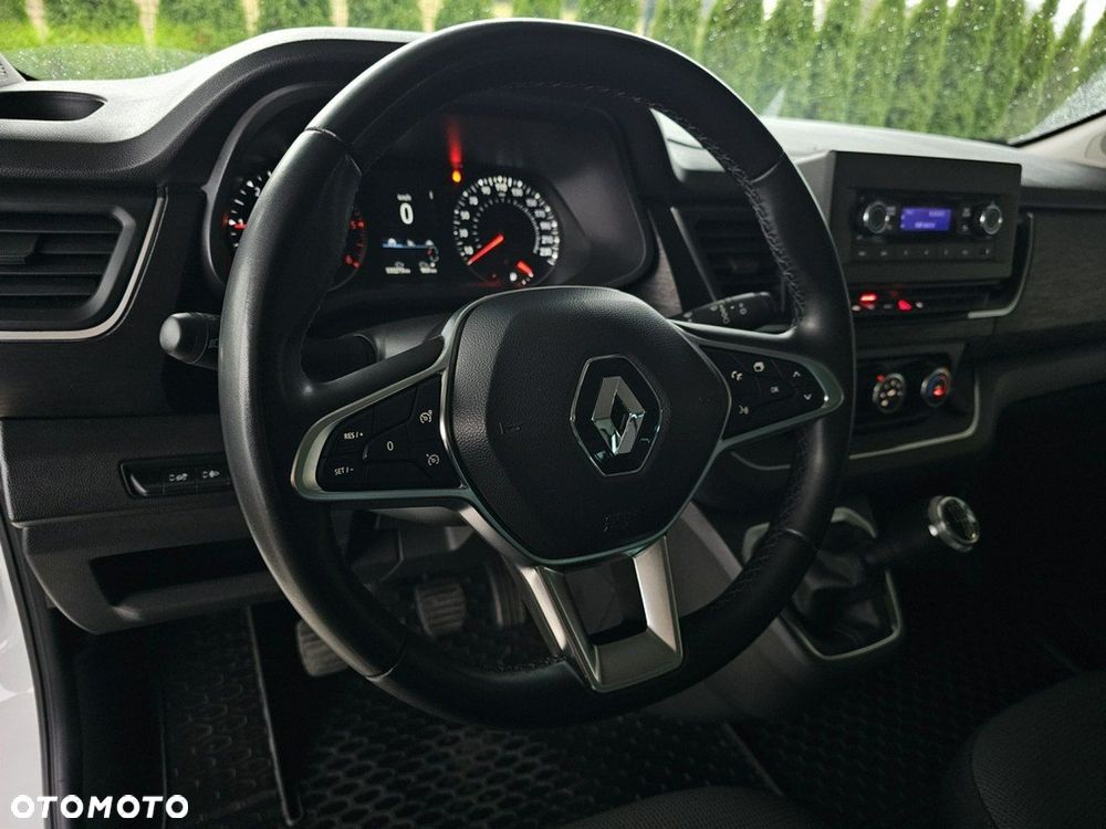 Renault Trafic - 13