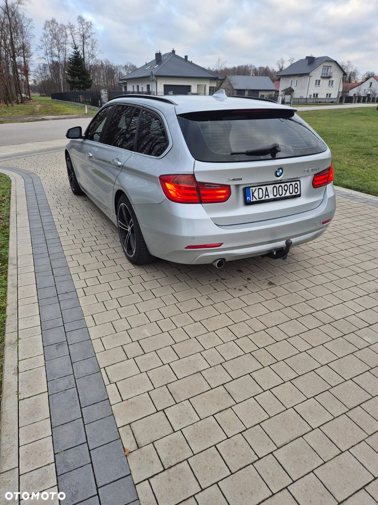 BMW Seria 3 320d xDrive Sport-Aut Sport Line - 4