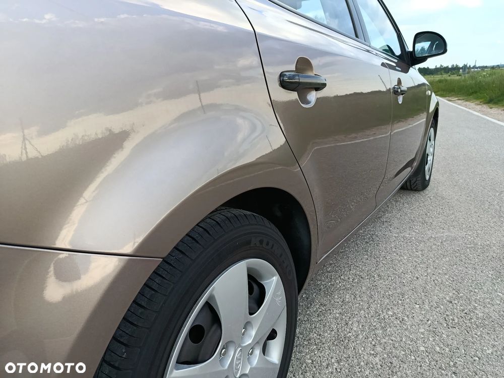Kia Ceed 1.4 CVVT LX Basis - 18