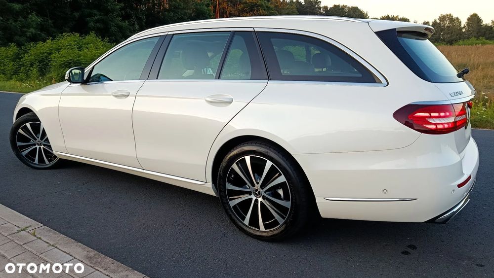 Mercedes-Benz Klasa E 220 d 9G-TRONIC - 32