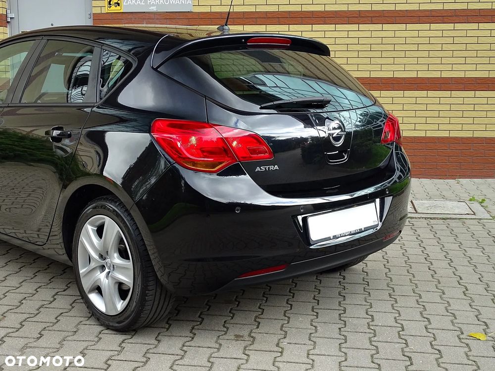 Opel Astra 1.6 Design Edition - 37