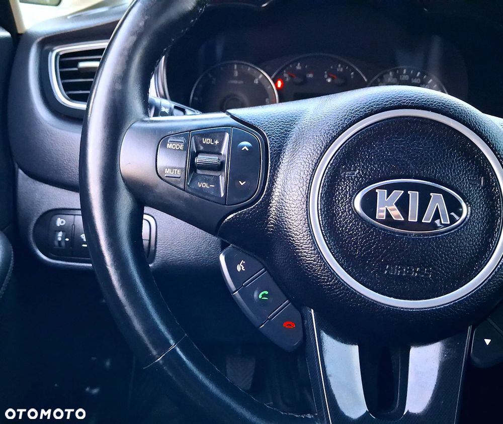 Kia Carens - 19
