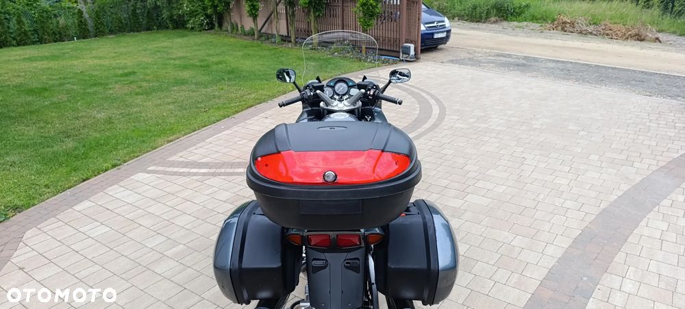 Yamaha FJR - 8