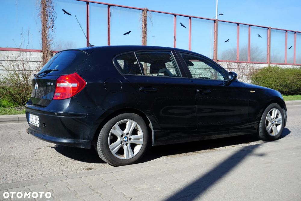 BMW Seria 1 118d DPF - 11